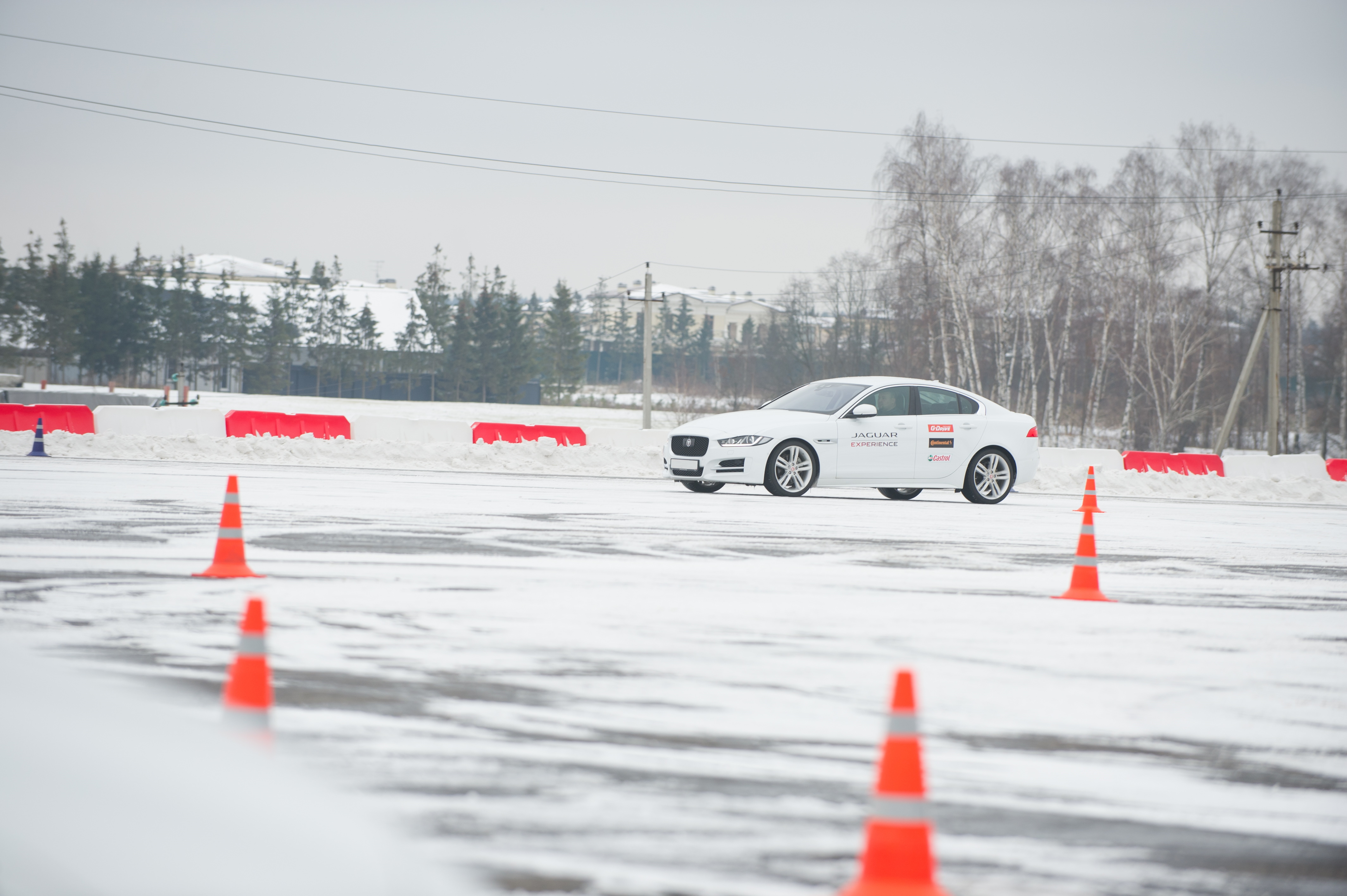 Курсы экстремального вождения на автомобиле в Саратове. Школа Driftpro